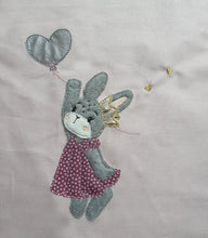 Lade das Bild in den Galerie-Viewer, Großes Kissen / Geburtskissen | personalisiert mit Wunschtext & -motiv | Bio-Baumwolle (dunkelblau)