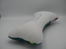 Lade das Bild in den Galerie-Viewer, Leseknochen (2D) - Safari - personalisiert mit Wunschnamen - 100% Bio-Baumwolle