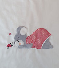 Lade das Bild in den Galerie-Viewer, Großes Kissen / Geburtskissen - personalisiert mit Wunschnamen & -motiv - Bio-Baumwolle (weiß)