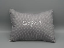 Lade das Bild in den Galerie-Viewer, Kleines Kissen | personalisiert mit Wunschtext | Punkte