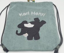 Lade das Bild in den Galerie-Viewer, Turnbeutel-Rucksack-Kombo | personalisiert mit Wunschnamen &amp; -motiv | Cord in MINTGRÜN
