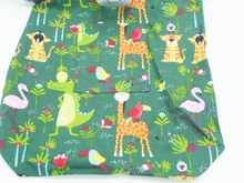 Lade das Bild in den Galerie-Viewer, Turnbeutel-Rucksack-Kombo | personalisiert mit Wunschnamen &amp; -motiv | Cord in MINTGRÜN
