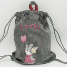 Lade das Bild in den Galerie-Viewer, Turnbeutel-Rucksack-Kombo | personalisiert mit Wunschnamen &amp; -motiv | Cord in GRAU

