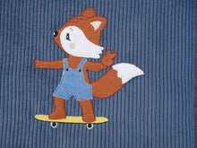 Lade das Bild in den Galerie-Viewer, Turnbeutel-Rucksack-Kombo | personalisiert mit Wunschnamen &amp; -motiv | Cord in BLAU
